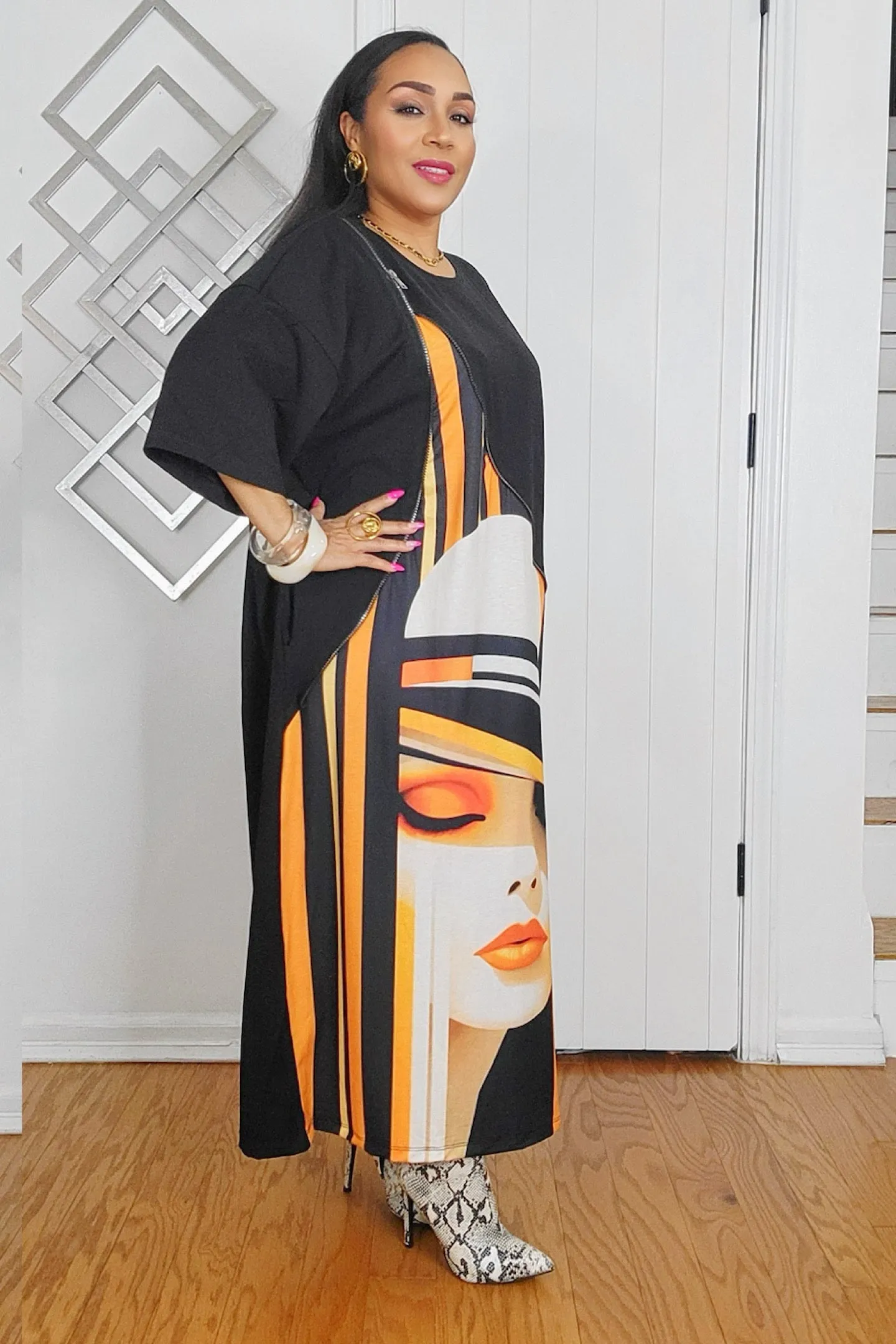 042525 Lady with The Fedora Design Jersey Short Sleeve Dress- Black