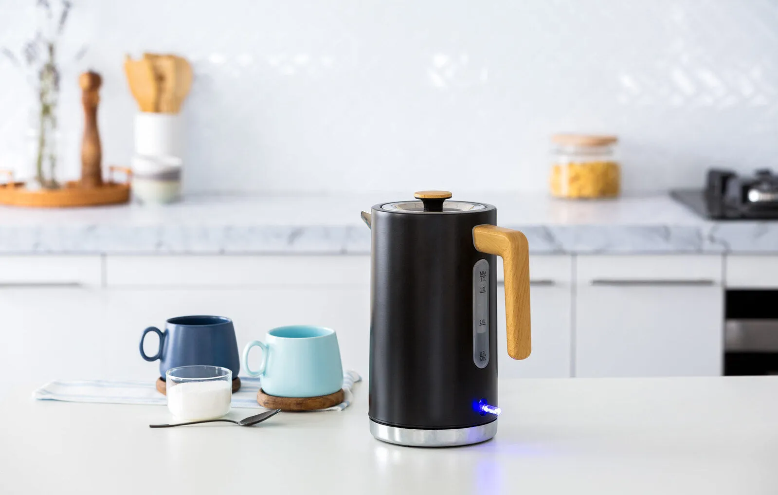 1.7L Kitchen Kettle | Black with Wood Accents | Sleek Design